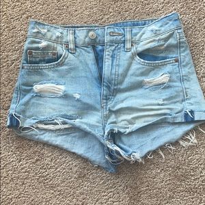 H&M distresses shorts 2